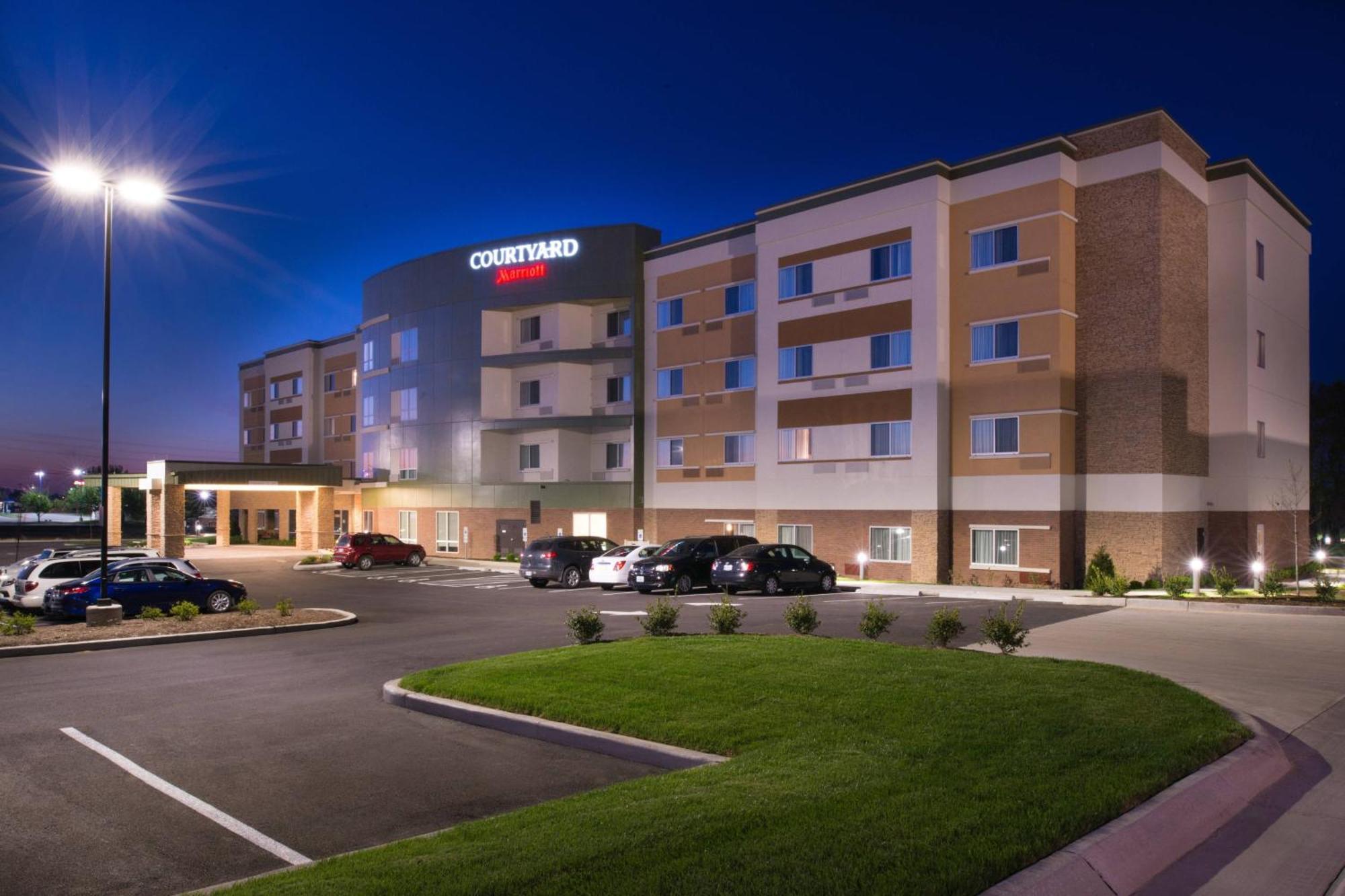 Courtyard By Marriott St. Louis St. Peters Hotell Saint Peters Eksteriør bilde